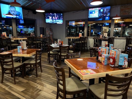 Hooters by null