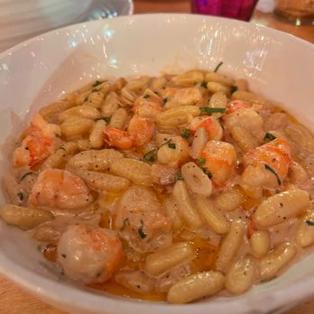 Liv's - shrimp alfredo pasta - Seafood Near Me - Long Beach, California