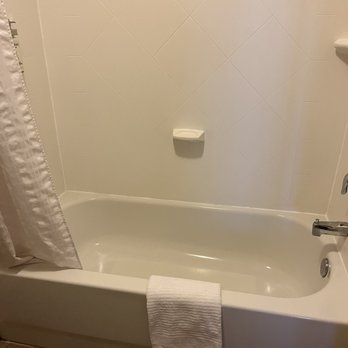 Candlewood Suites Mobile-Downtown - Bathtub. - Hotels Near Me - Mobile, Alabama Candlewood Suites Mobile-Downtown - Bathtub. - Hotels Near Me - Mobile, Alabama