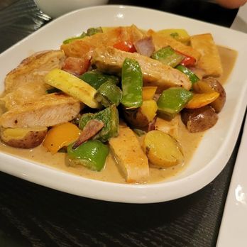 Nikko - Nikko Massaman Curry with chicken - Sushi Bars Near Me - Tarrytown, New York