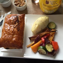 The Shoe Inn - Steak pie