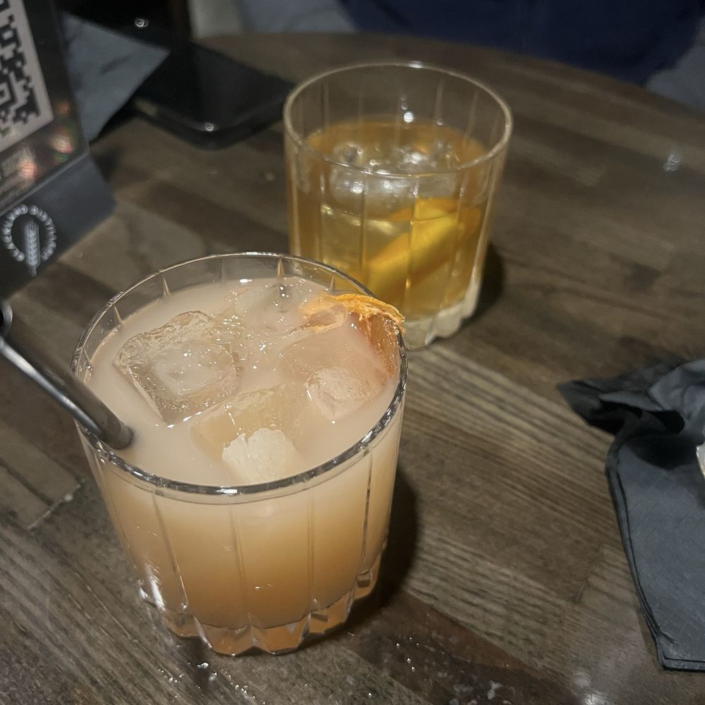 Blackland Distillery - Grapefruit punch and old fashioned - Cocktail Bars Near Me - Fort Worth, Texas