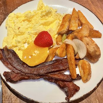 Benicia's Kitchen - House breakfast - Breakfast & Brunch Near Me - Sonoma, California