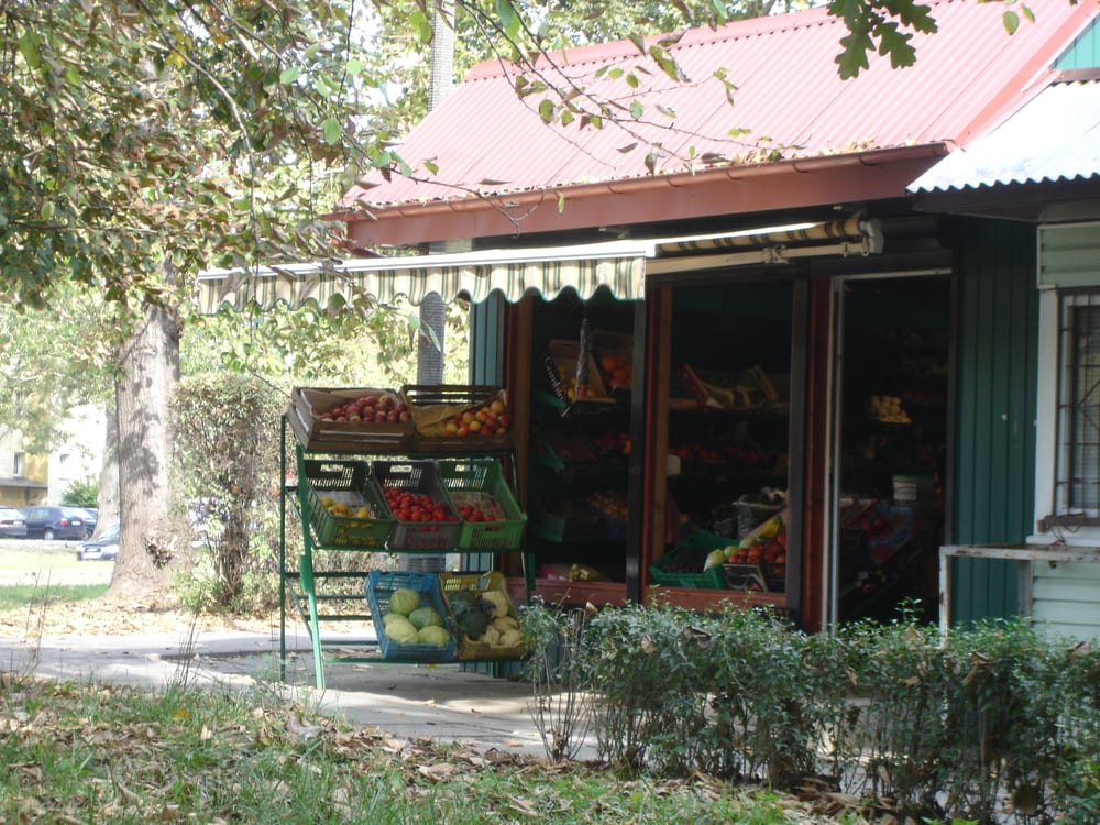 WARZYWNIAK NA DĄBIU Al. Pokoju 35, Krakow, Poland Fruits & Veggies