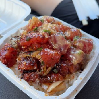 Ono Seafood - Miso Ahi + Shoyu Ahi poke bowl with white rice - Seafood Near Me - Honolulu, Hawaii