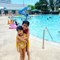 Quillian Center - Nice pool with slide...