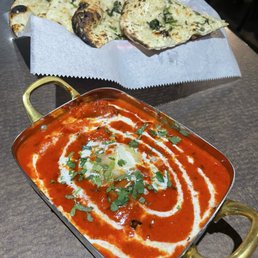 Butter chicken and garlic naan