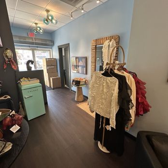Carraras Cafe - Gift shop: clothing - Cafes Near Me - Camarillo, California Carraras Cafe - Gift shop: clothing - Cafes Near Me - Camarillo, California