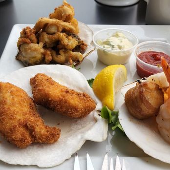 The Fundy & Dockside Restaurants - a plate of food - Seafood Near Me - Digby, Nova Scotia The Fundy & Dockside Restaurants - a plate of food - Seafood Near Me - Digby, Nova Scotia