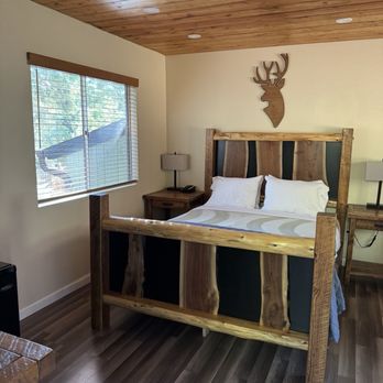 Tahquitz Pines Retreat - Nice queen size bed - Campgrounds Near Me - Idyllwild, California Tahquitz Pines Retreat - Nice queen size bed - Campgrounds Near Me - Idyllwild, California