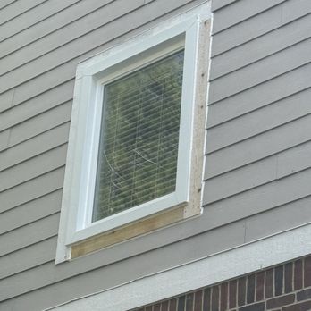 Wallside Windows - Two boards installed around the window were not primed. Board on left rotted, but not replaced. - Windows Installation Near Me - Taylor, Michigan Wallside Windows - Two boards installed around the window were not primed. Board on left rotted, but not replaced. - Windows Installation Near Me - Taylor, Michigan