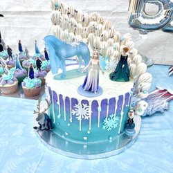 Lady Shea’s Sweets - Cookies & cream cake