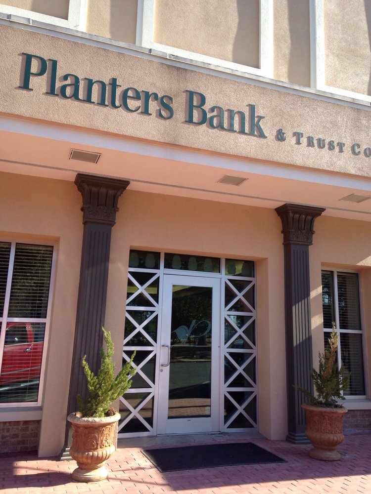 PLANTERS BANK & TRUST 118 N Ruby Ave, Ruleville, Mississippi Banks