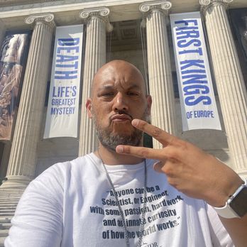 Field Museum - Museums Near Me - Chicago, Illinois