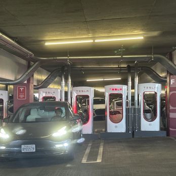 Tesla Supercharger - All broken stations with no sign up just gotta figure it out on your own 10 people pulled up and tried to charge while I was sitting here . - EV Charging Stations Near Me - Los Angeles, California Tesla Supercharger - All broken stations with no sign up just gotta figure it out on your own 10 people pulled up and tried to charge while I was sitting here . - EV Charging Stations Near Me - Los Angeles, California