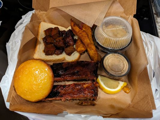 Famous Dave's Bar-B-Que by null