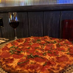 Gino's East - South Loop - 16 inch Thin-Diavola