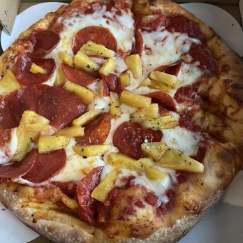 Stefano's Brooklyn Pizza - Pizza Near Me - Englewood, Colorado Stefano's Brooklyn Pizza - Pizza Near Me - Englewood, Colorado