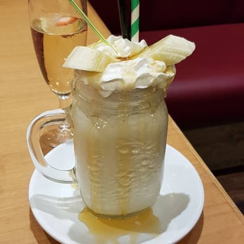 Steak, Cattle & Roll - Banana and vodka shake - Burgers Near Me - Glasgow, GLG