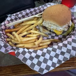 Bleachers Bar & Grill - Lakeside burger & fries