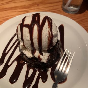 Glory Days Grill - Warm chocolate lava cake - American Near Me - Richmond, Virginia