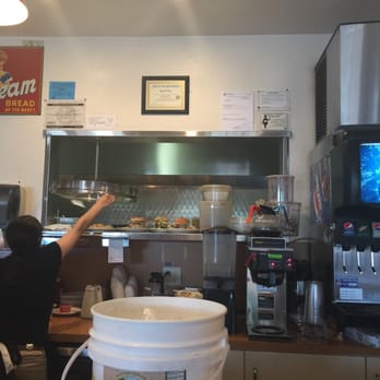 Cafe 22 West - As you can see this place is BUSY but the food looks great! - Diners Near Me - Salem, Oregon