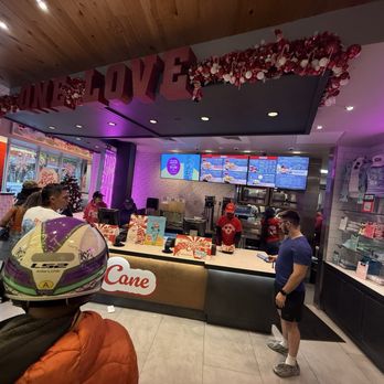 Raising Cane's Chicken Fingers - Spacious Counter - Fast Food Near Me - Miami Beach, Florida