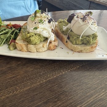 Flour Mill Scratch Kitchen Restaurant - Avocado toast - Canadian (New) Near Me - Niagara Falls, Ontario