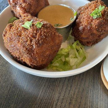 Oak 36 Bar & Kitchen - Fried Mac&Cheese Balls - Bars Near Me - Savannah, Georgia