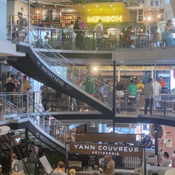 Julia & Henry's - Overall view - Food Court Near Me - Miami, Florida