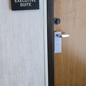 JW Marriott Austin - DND on door - Hotels Near Me - Austin, Texas