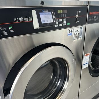 Advantage Laundry - $7.25 washer machine - Laundromat Near Me - Hayward, California Advantage Laundry - $7.25 washer machine - Laundromat Near Me - Hayward, California