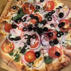 Carmine's - Veggie pizza