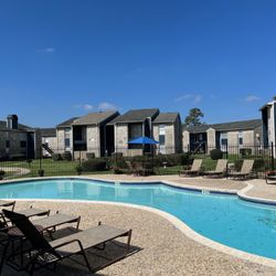 Creekwood Village Apts