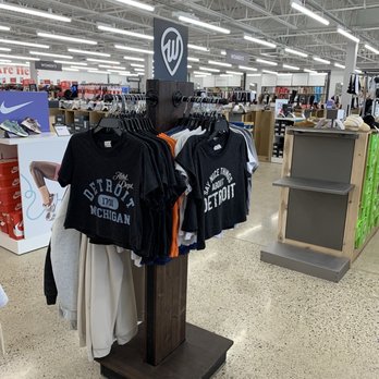 DSW Designer Shoe Warehouse - Mid-drift shirt: "Say nice things about Detroit" - Shoe Stores Near Me - Troy, Michigan