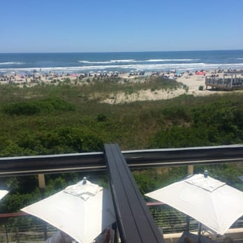 Tiki Bar at ICONA Windrift - Hotels Near Me - Avalon, New Jersey