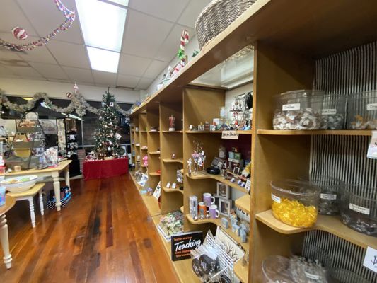 Logan's Candies by null