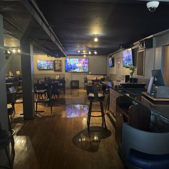 Rivershore Bar & Grill - Spacious seating. - American Near Me - Oregon City, Oregon Rivershore Bar & Grill - Spacious seating. - American Near Me - Oregon City, Oregon