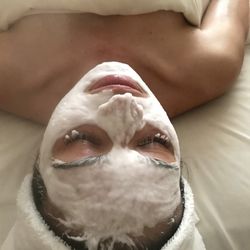DeZubi Skin - Oxygen facial