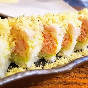 Pubbelly Sushi Brickell - Yellowtail and crab sushi - Sushi Bars Near Me - Miami, Florida Pubbelly Sushi Brickell - Yellowtail and crab sushi - Sushi Bars Near Me - Miami, Florida