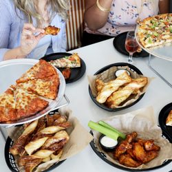 Round Table Pizza