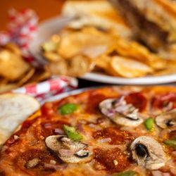 Frisco's Grill & Pub - St. Louis Style Pizza in Cuba, MO