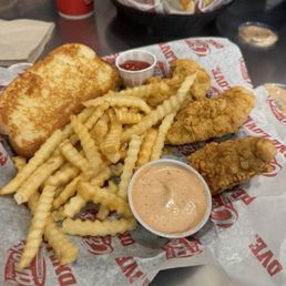 Chicken fingers & fries