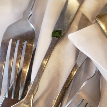 Red Lobster - Dirty utensils yuck food stains along with water residue. - Seafood Near Me - Valencia, California Red Lobster - Dirty utensils yuck food stains along with water residue. - Seafood Near Me - Valencia, California