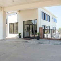 Motel 6 - Exterior
