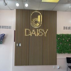 Daisy Nails