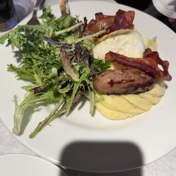Luc's Cafe & Restaurant - French Near Me - Ridgefield, Connecticut