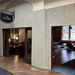 Hawthorn Suites By Wyndham Rome - lobby area