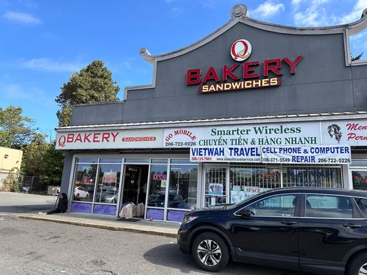 Q Bakery Sandwiches by null