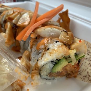 Sushi Maki House - Blazing roll with avocado, spicy salmon, and torched white tuna on top - Japanese Near Me - Mississauga, Ontario Sushi Maki House - Blazing roll with avocado, spicy salmon, and torched white tuna on top - Japanese Near Me - Mississauga, Ontario